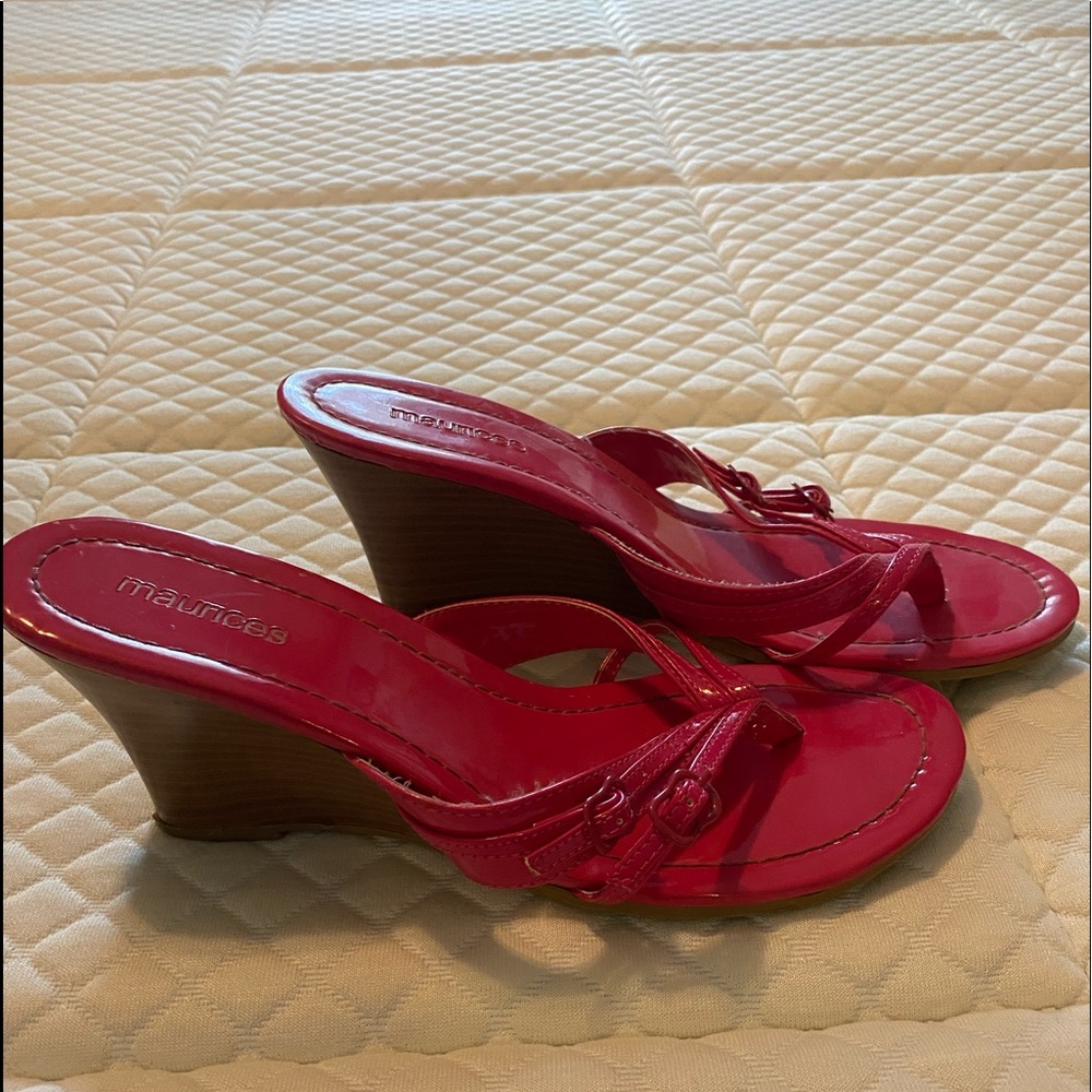 Hot pink Maurice’s wedge sandals size 8